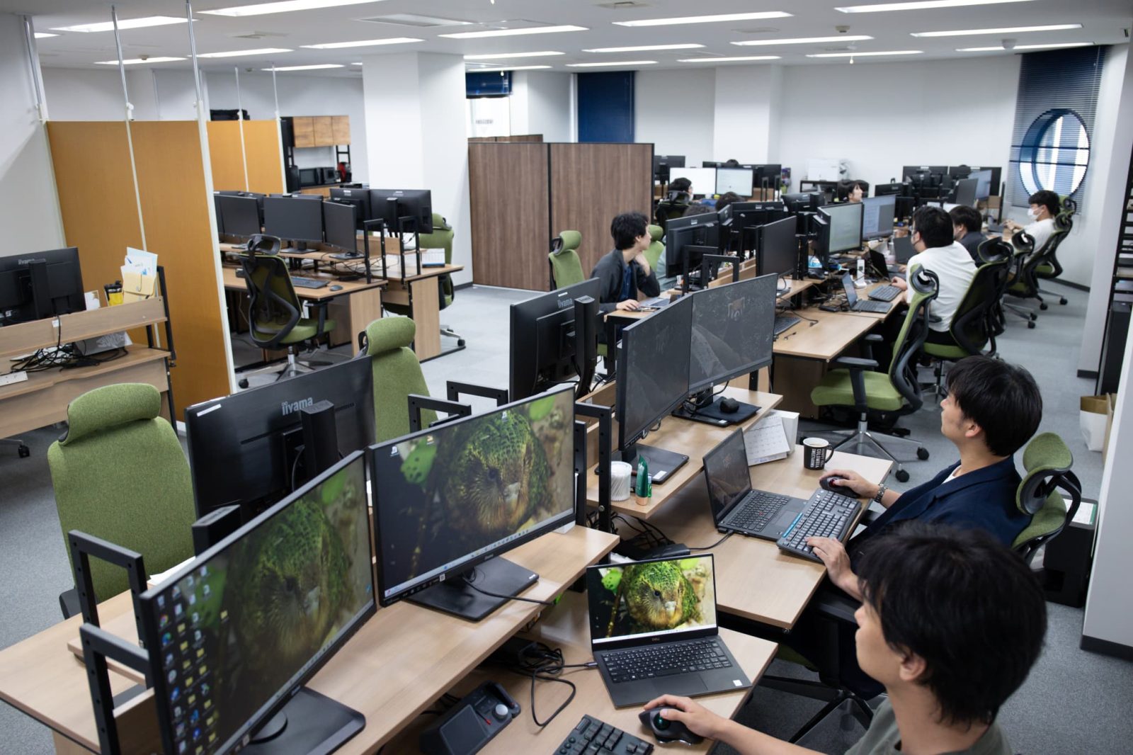 社内